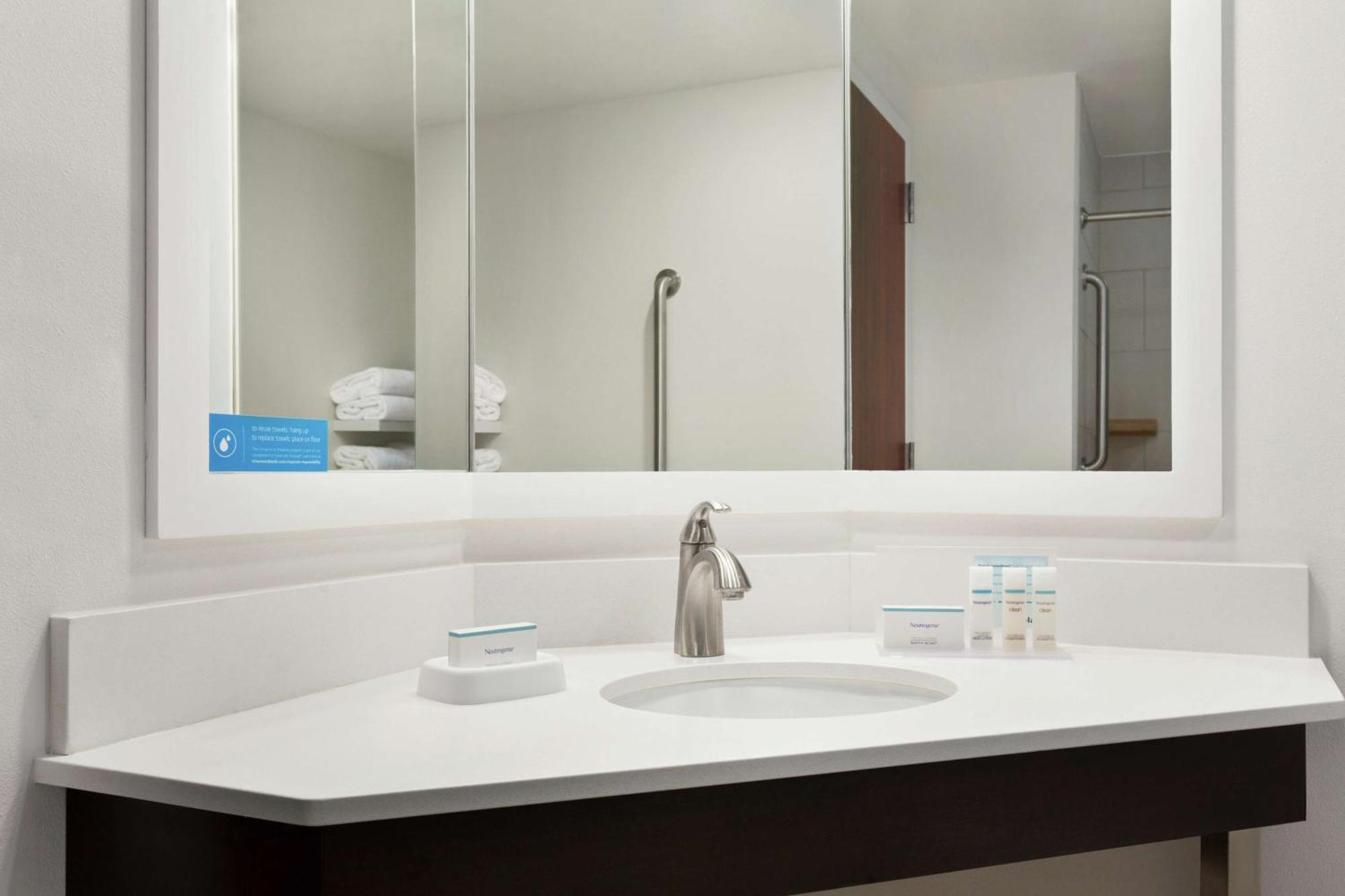 Hampton By Hilton Oklahoma City I-40 East- Tinker Afb Midwest City Extérieur photo